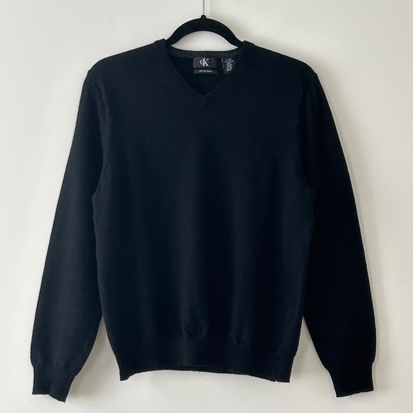 CK Calvin Klein 100% Extra Fine Merino Wool Black V-Neck Sweater - Picture 1 of 16
